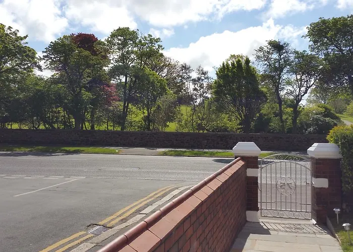 Guest house Maindee 3*